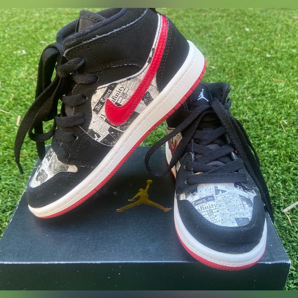 Jordan 1 Mid SE PS “Newspaper Air Times” BQ6932-061 - Size 12C